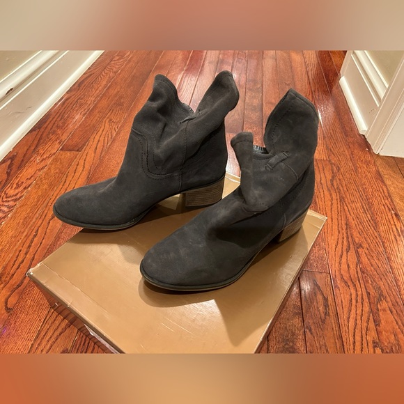 NWT Franco Sarto Mission Suede Ankle Boots Gray-ish brown Size 9 1/2 - Picture 5 of 12